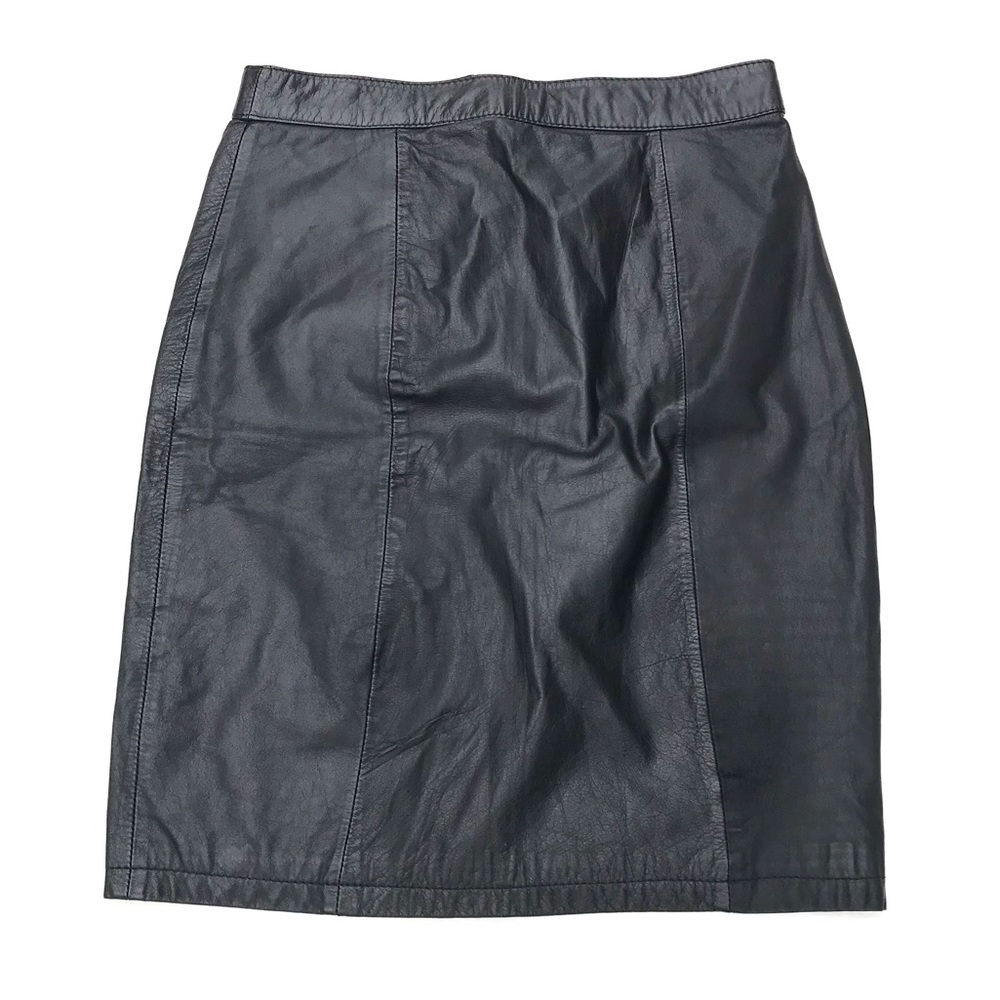 GIII vintage genuine leather skirt with snap button accents back zip closure